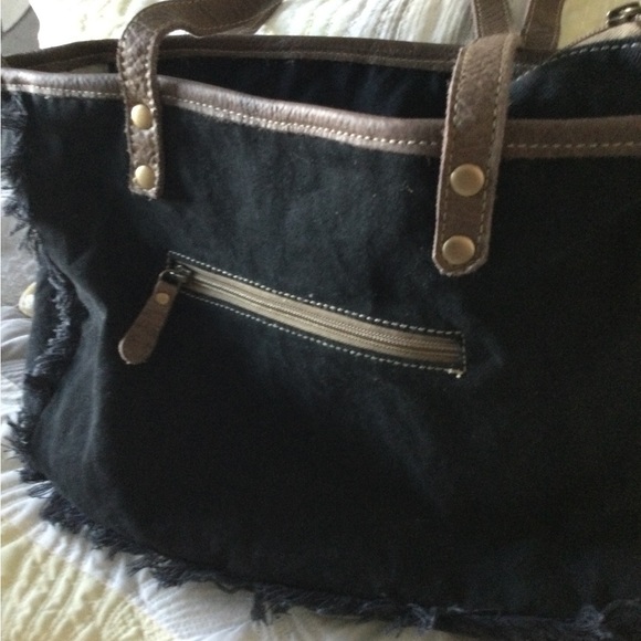 Awesome nwt purse - Picture 4 of 4